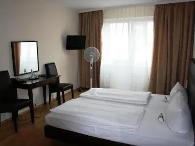 City Frankfurt 3*